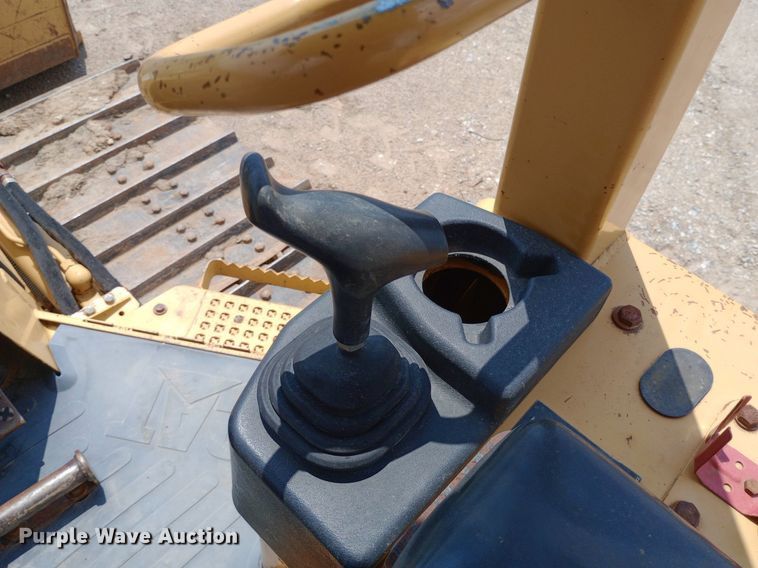 image for item DP1281 2002 Caterpillar D4G dozer