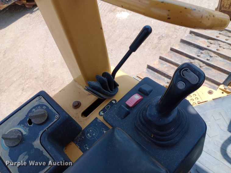 image for item DP1281 2002 Caterpillar D4G dozer