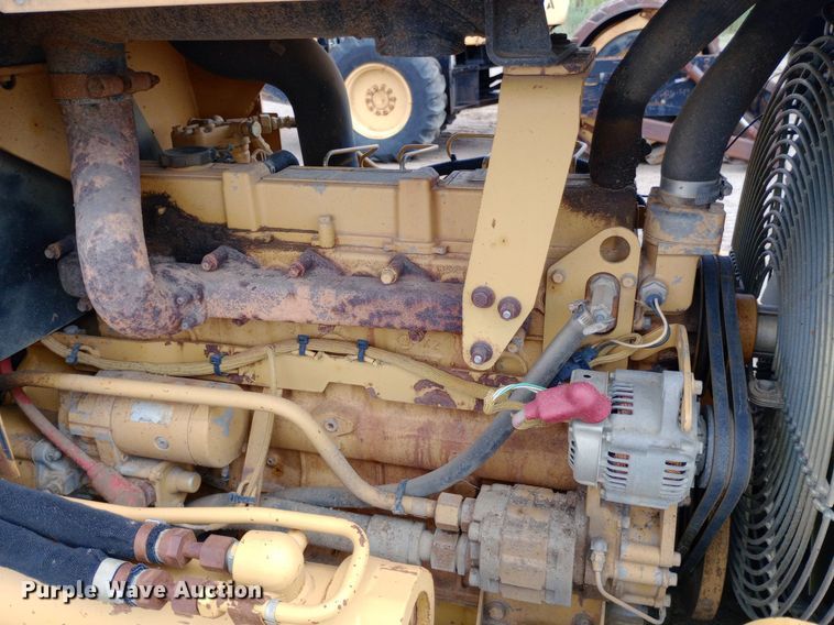 image for item DP1281 2002 Caterpillar D4G dozer
