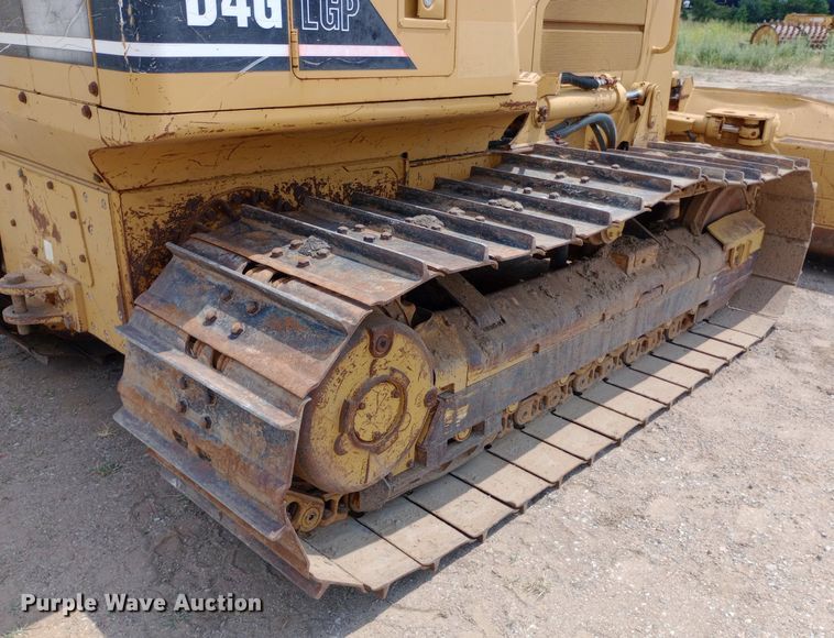 image for item DP1281 2002 Caterpillar D4G dozer
