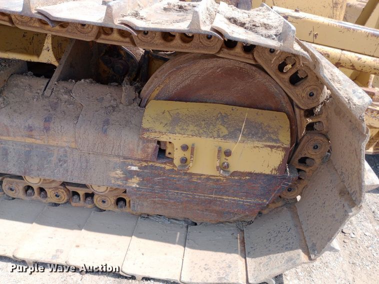 image for item DP1281 2002 Caterpillar D4G dozer