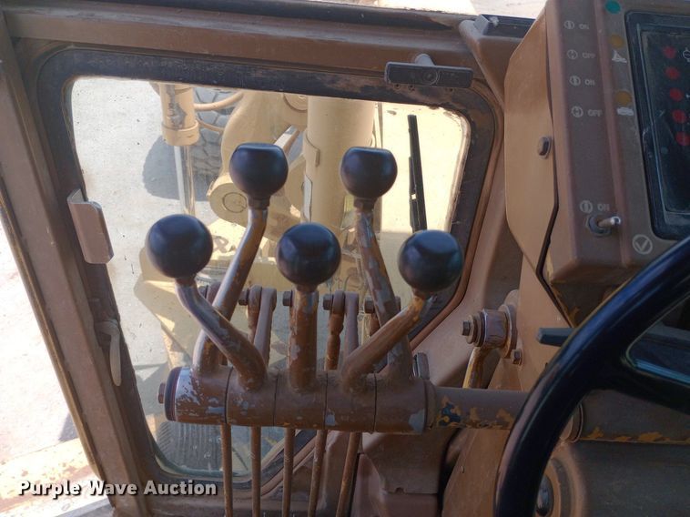 image for item DP1282 1987 Caterpillar 16G motor grader