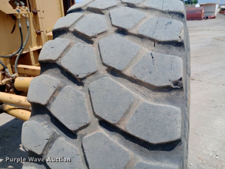 image for item DP1282 1987 Caterpillar 16G motor grader