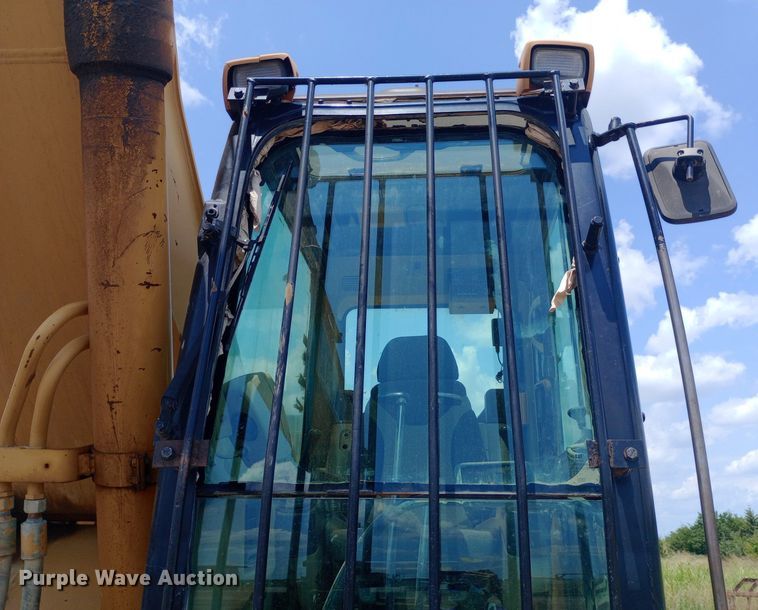 image for item DP1284 2002 Caterpillar  330CL excavator