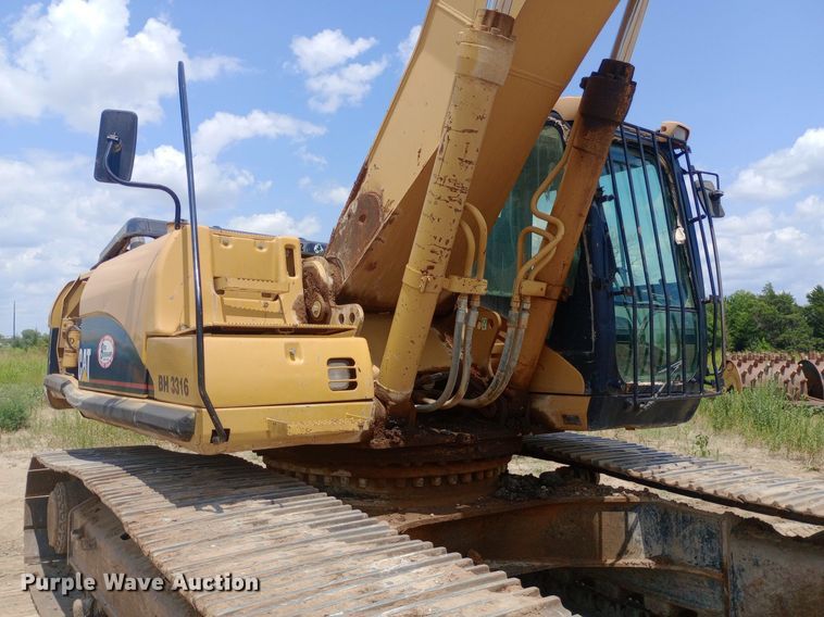 image for item DP1284 2002 Caterpillar  330CL excavator