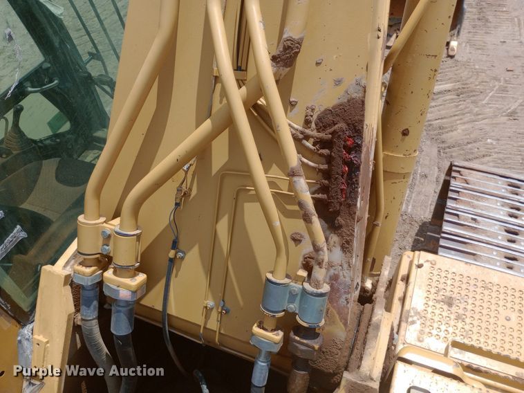 image for item DP1284 2002 Caterpillar  330CL excavator