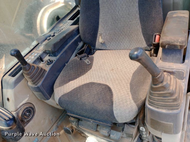 image for item DP1284 2002 Caterpillar  330CL excavator