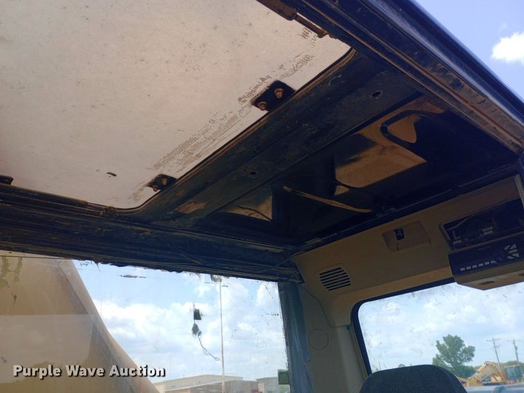 image for item DP1284 2002 Caterpillar  330CL excavator