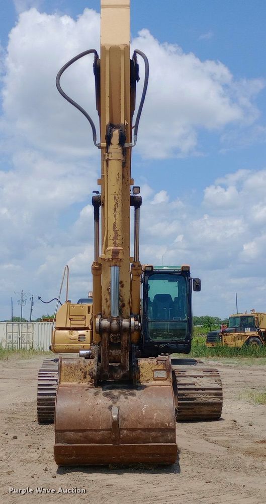 image for item DP1285 2002 Caterpillar 330C L excavator