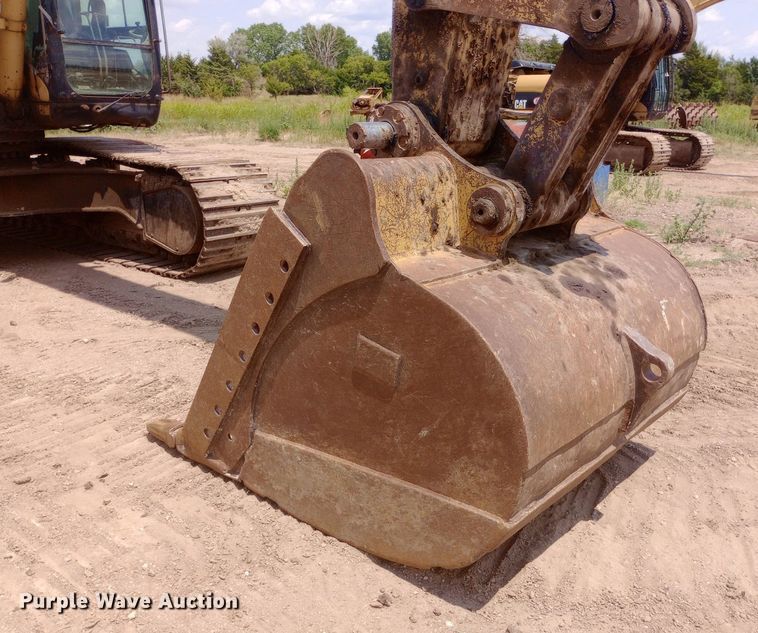 image for item DP1285 2002 Caterpillar 330C L excavator