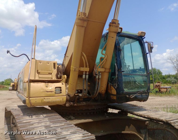 image for item DP1285 2002 Caterpillar 330C L excavator