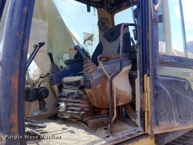 image for item DP1285 2002 Caterpillar 330C L excavator