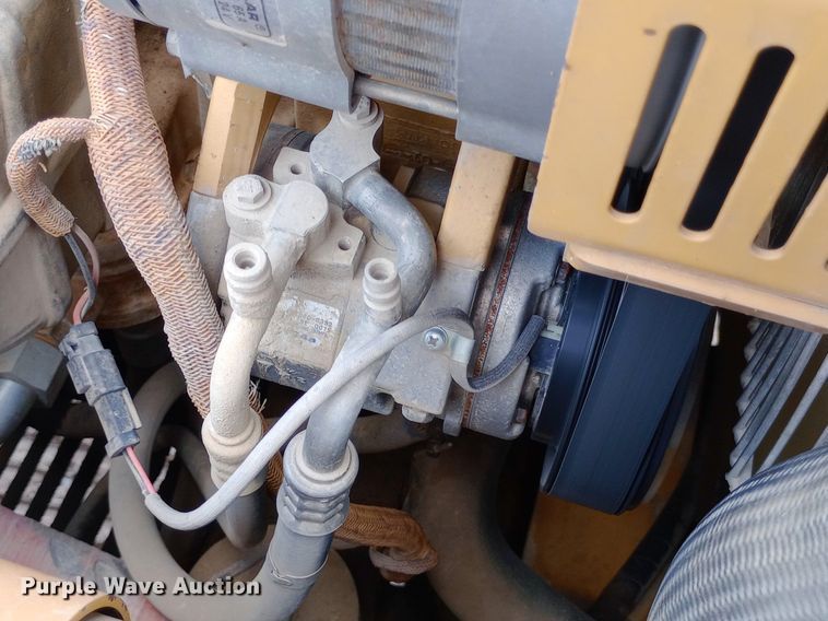 image for item DP1285 2002 Caterpillar 330C L excavator