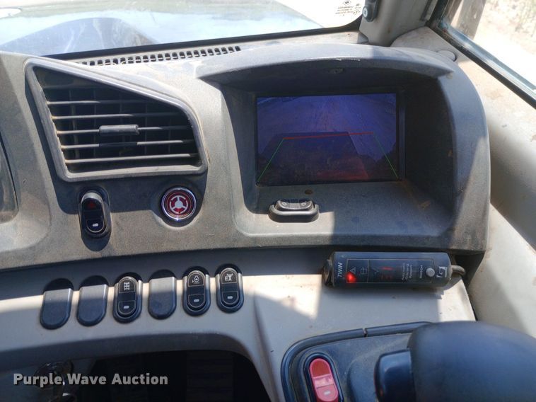 image for item DP1286 2017 Komatsu HM400-5 haul truck