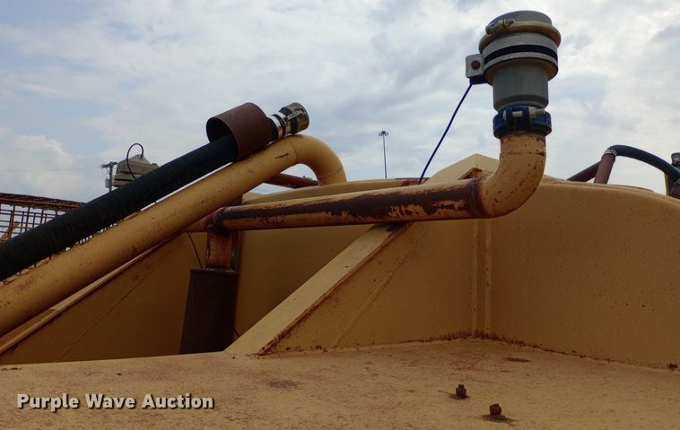 image for item DP1292 1974 Caterpillar 623B water wagon