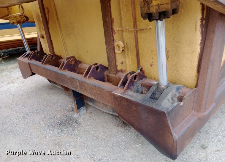 image for item DP1292 1974 Caterpillar 623B water wagon