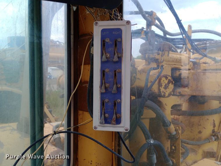 image for item DP1292 1974 Caterpillar 623B water wagon