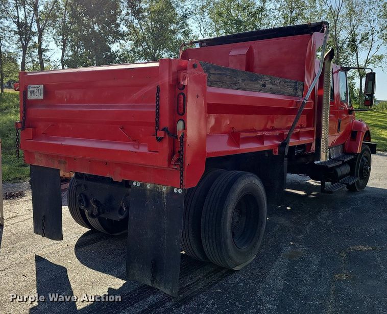 image for item DP6577 2004 International 7400 dump truck