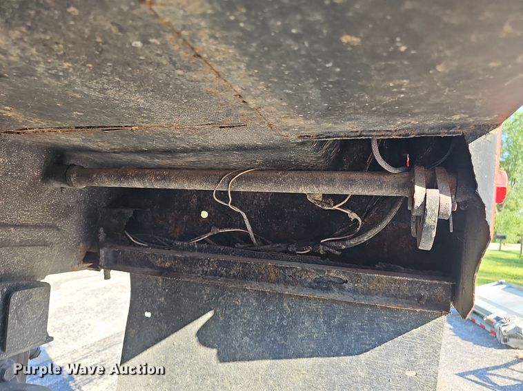 image for item DP6577 2004 International 7400 dump truck