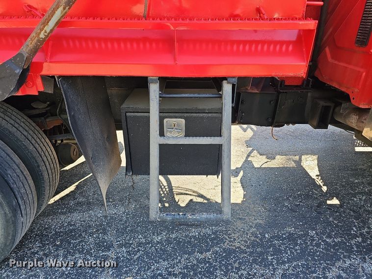 image for item DP6577 2004 International 7400 dump truck