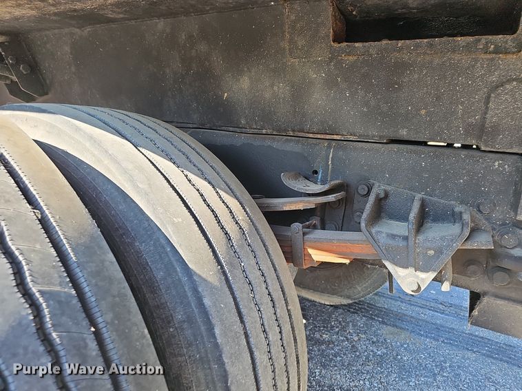 image for item DP6577 2004 International 7400 dump truck