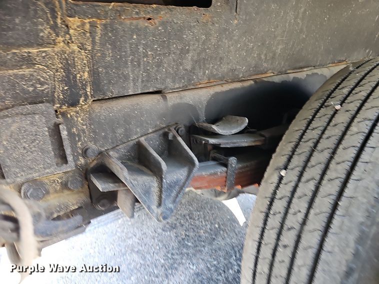 image for item DP6577 2004 International 7400 dump truck