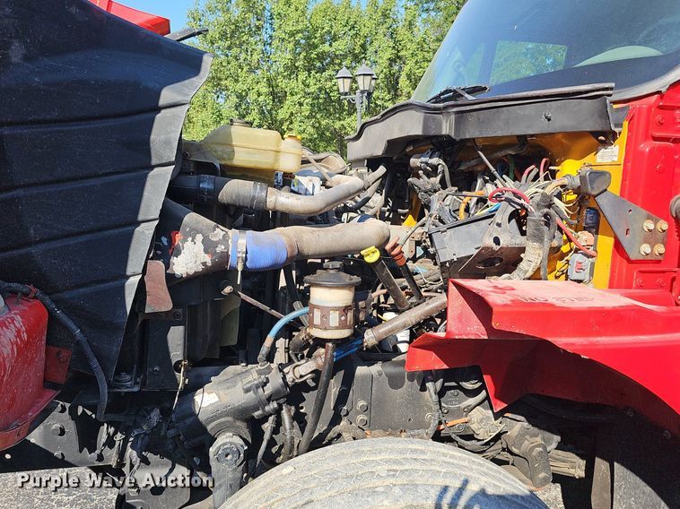 image for item DP6577 2004 International 7400 dump truck