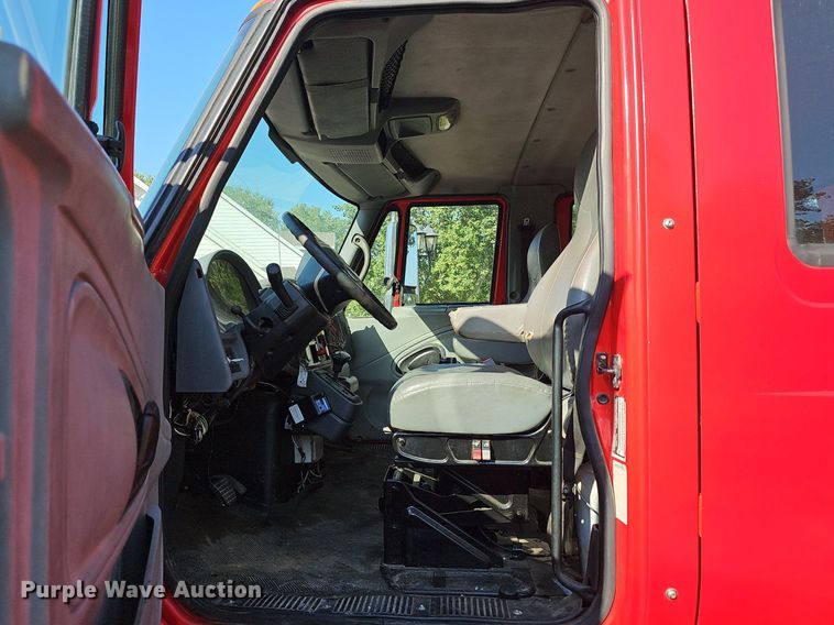 image for item DP6577 2004 International 7400 dump truck