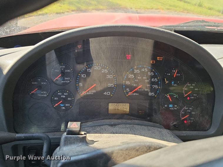 image for item DP6577 2004 International 7400 dump truck