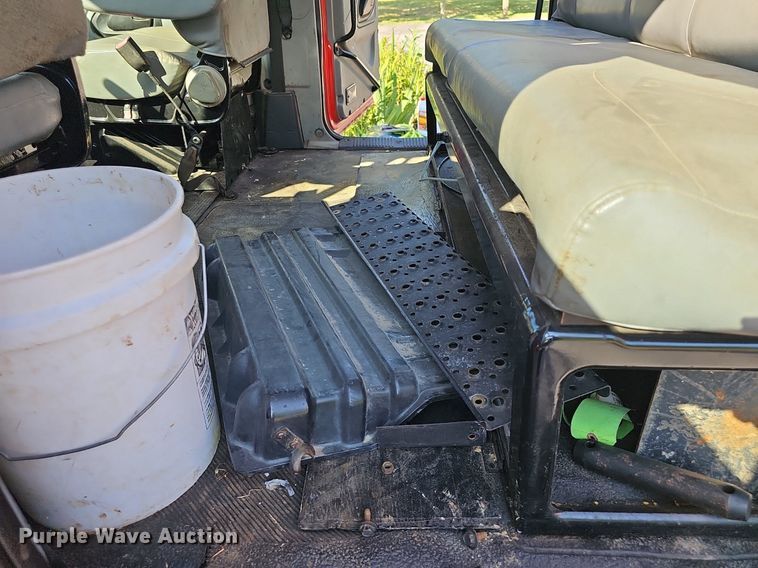 image for item DP6577 2004 International 7400 dump truck