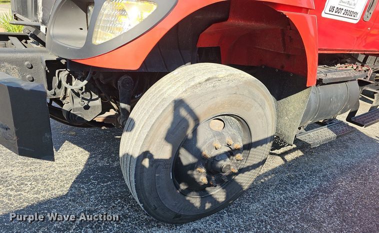 image for item DP6577 2004 International 7400 dump truck