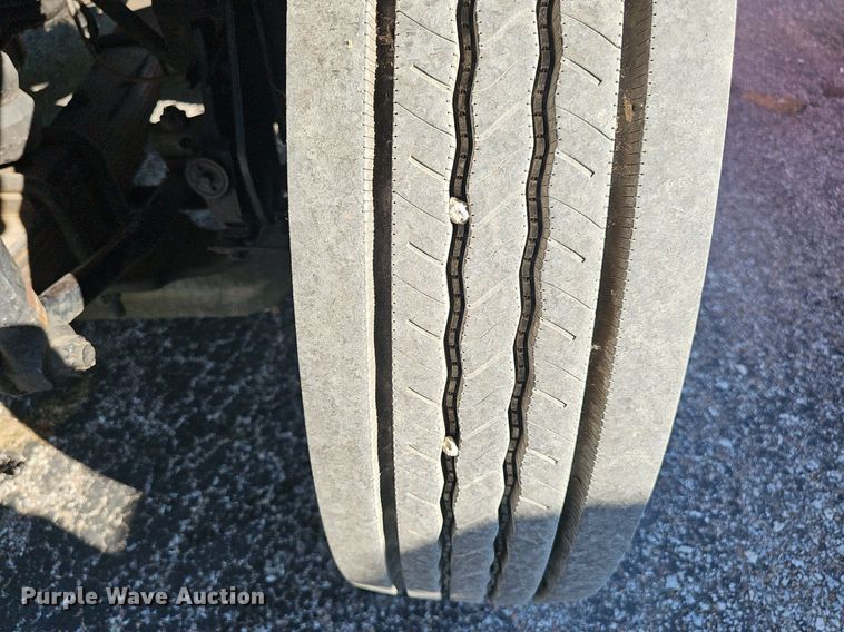 image for item DP6577 2004 International 7400 dump truck