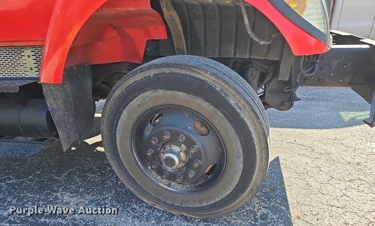 image for item DP6577 2004 International 7400 dump truck