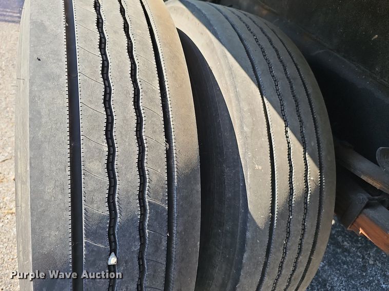 image for item DP6577 2004 International 7400 dump truck