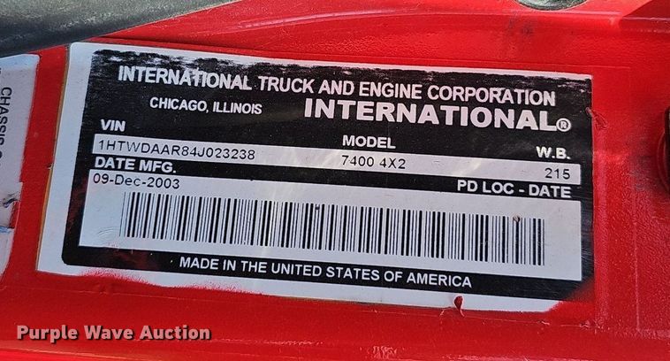 image for item DP6577 2004 International 7400 dump truck