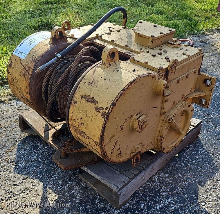 image for item DP6578 Caterpillar 53 dozer winch