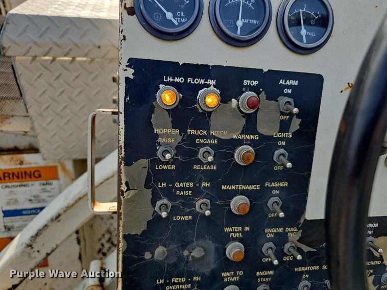 image for item DP6585 Terex Cedar Rapids CR562 paver