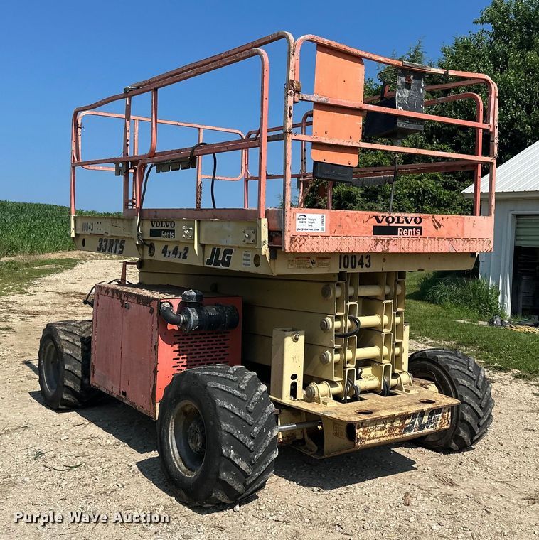 image for item DP8429 2002 JLG 33RTS scissor lift