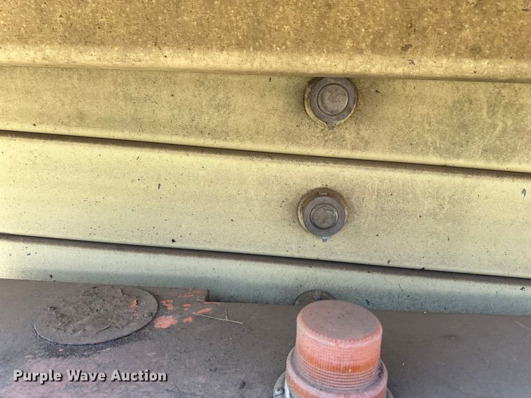 image for item DP8429 2002 JLG 33RTS scissor lift