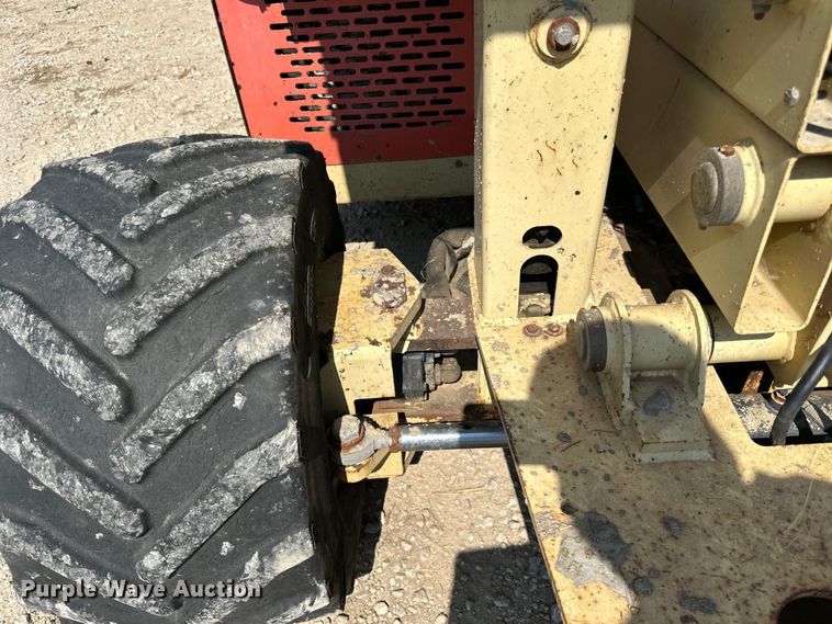 image for item DP8429 2002 JLG 33RTS scissor lift