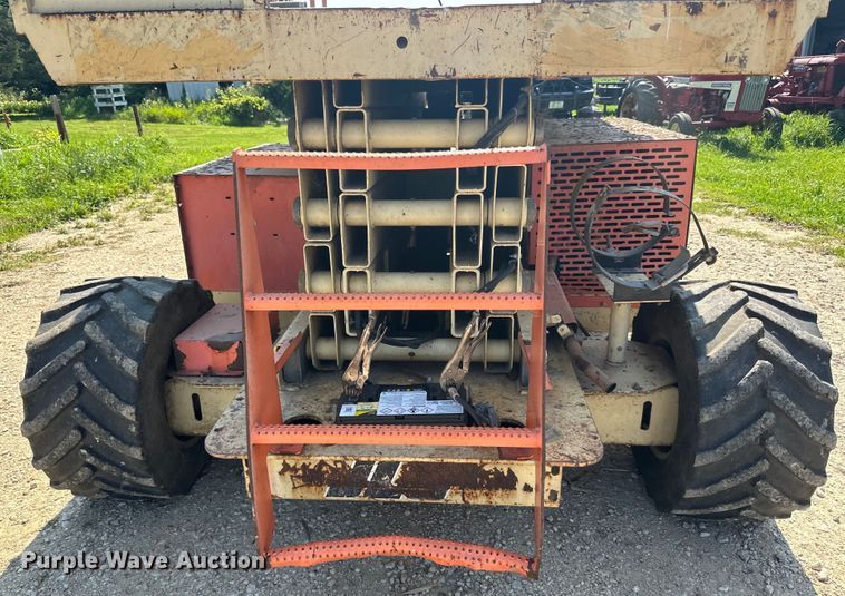 image for item DP8429 2002 JLG 33RTS scissor lift