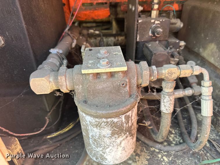 image for item DP8429 2002 JLG 33RTS scissor lift