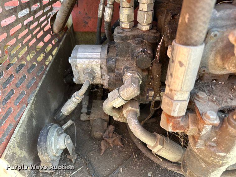 image for item DP8429 2002 JLG 33RTS scissor lift