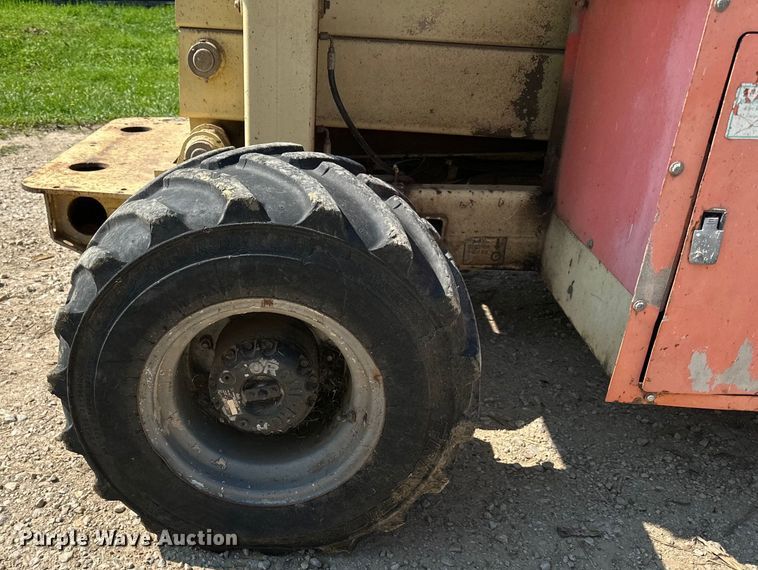 image for item DP8429 2002 JLG 33RTS scissor lift