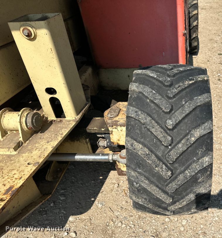 image for item DP8429 2002 JLG 33RTS scissor lift