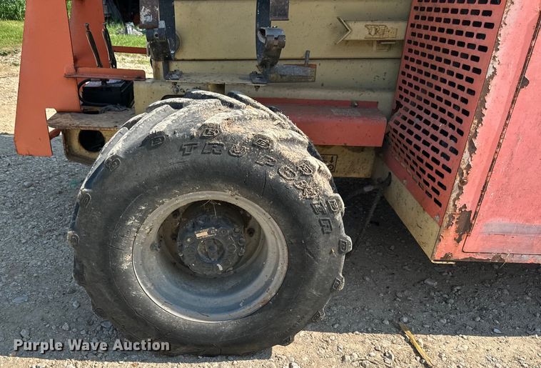 image for item DP8429 2002 JLG 33RTS scissor lift