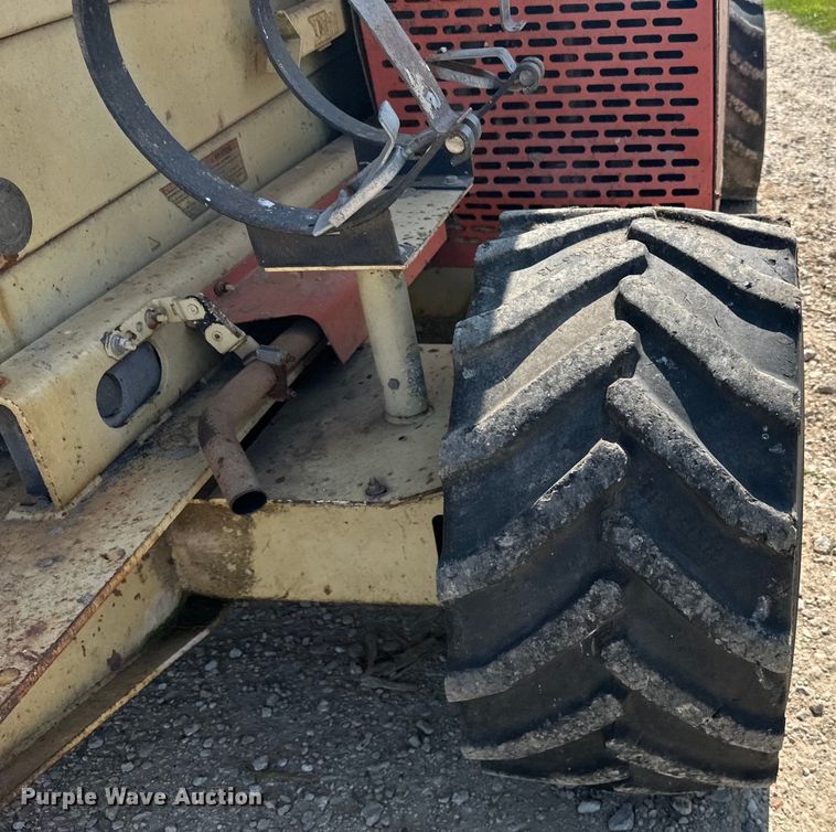 image for item DP8429 2002 JLG 33RTS scissor lift