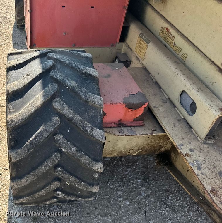 image for item DP8429 2002 JLG 33RTS scissor lift