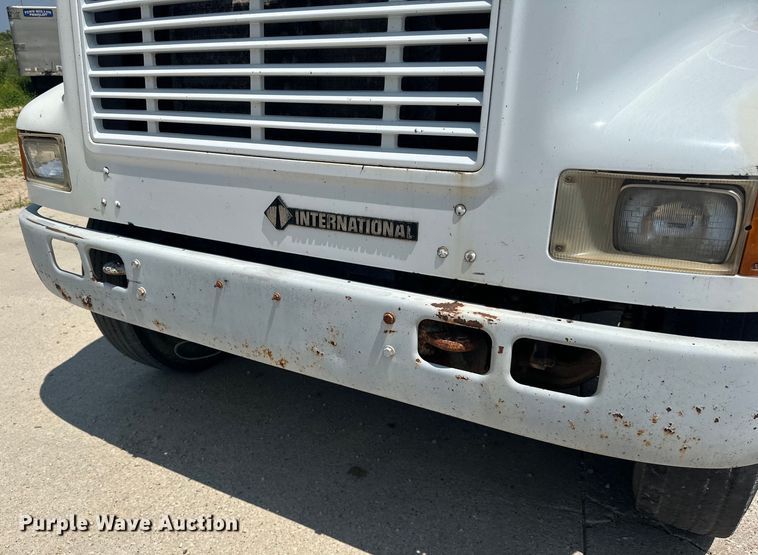 image for item DP8435 2000 International  4700 tank truck