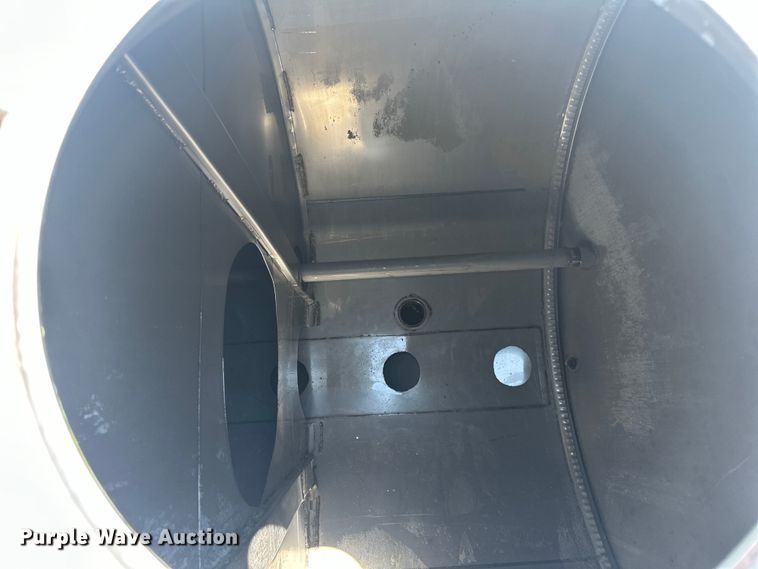 image for item DP8435 2000 International  4700 tank truck